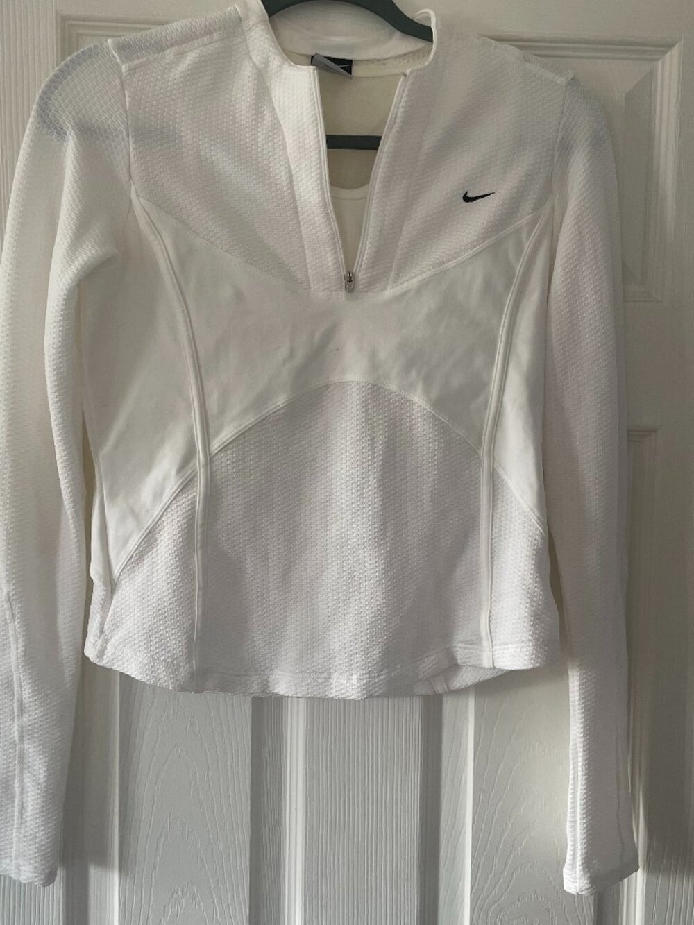 Nike Petite S 1/4 Zip Athletic Top White Running Long Sleeve Built-In Bra
